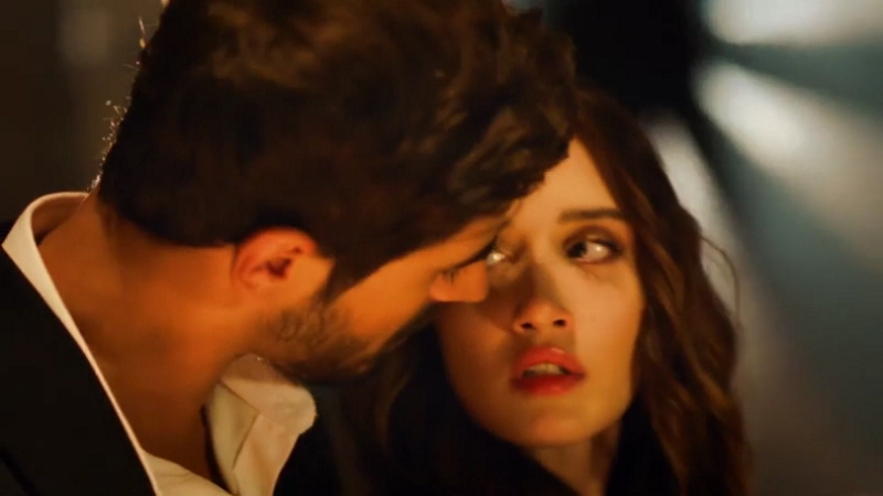 Между 1 серия смотреть онлайн Video preview